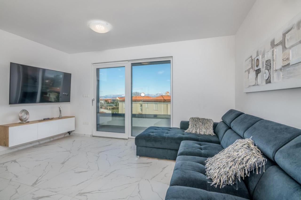 Apartments Elle Luxury Vantacici Malinska Exteriör bild