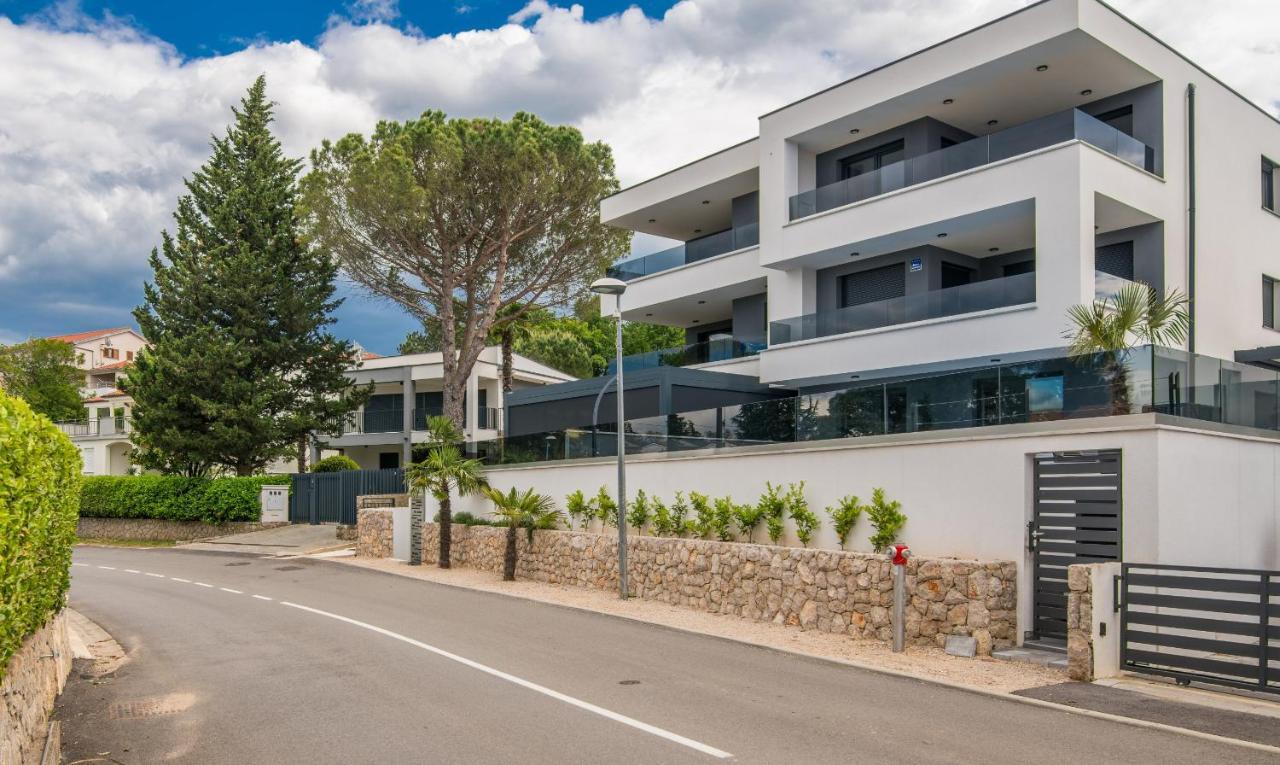 Apartments Elle Luxury Vantacici Malinska Exteriör bild