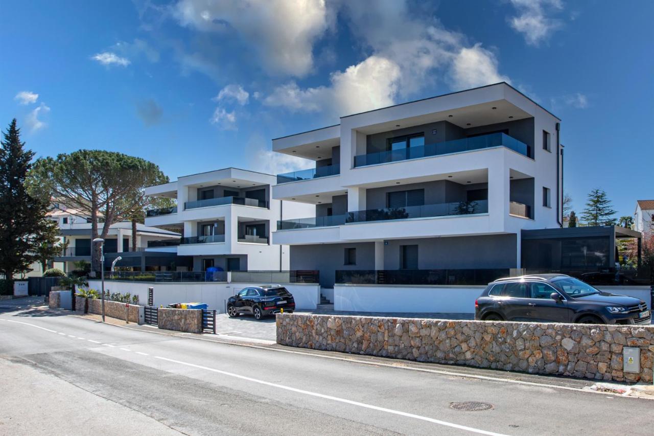 Apartments Elle Luxury Vantacici Malinska Exteriör bild
